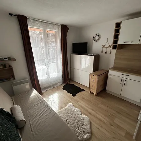 Apartment 1850 *